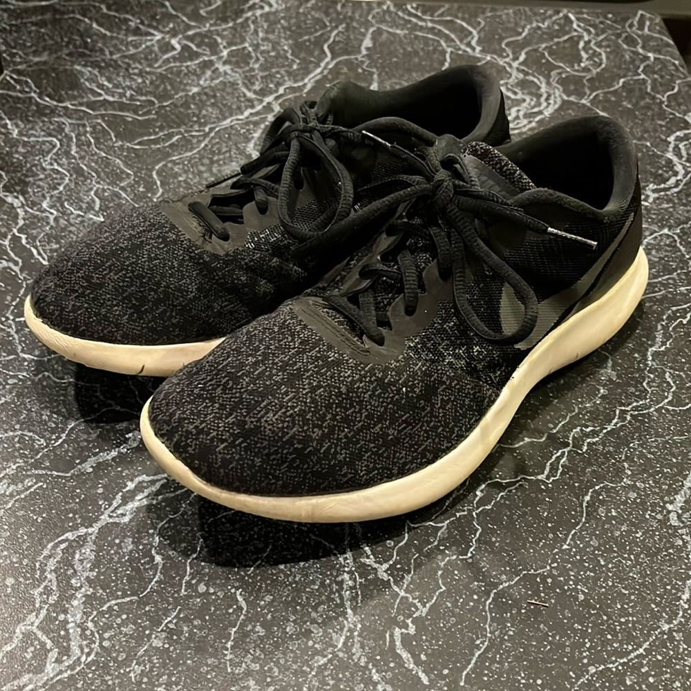 Ladies size 8.5 Nike running shoes athletic shoes
